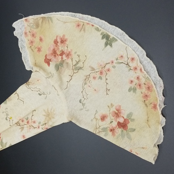 Vintage ENT Entrancy Medium Cream with Mauve, Burgundy & Green Flowers Blouse - Picture 9 of 9